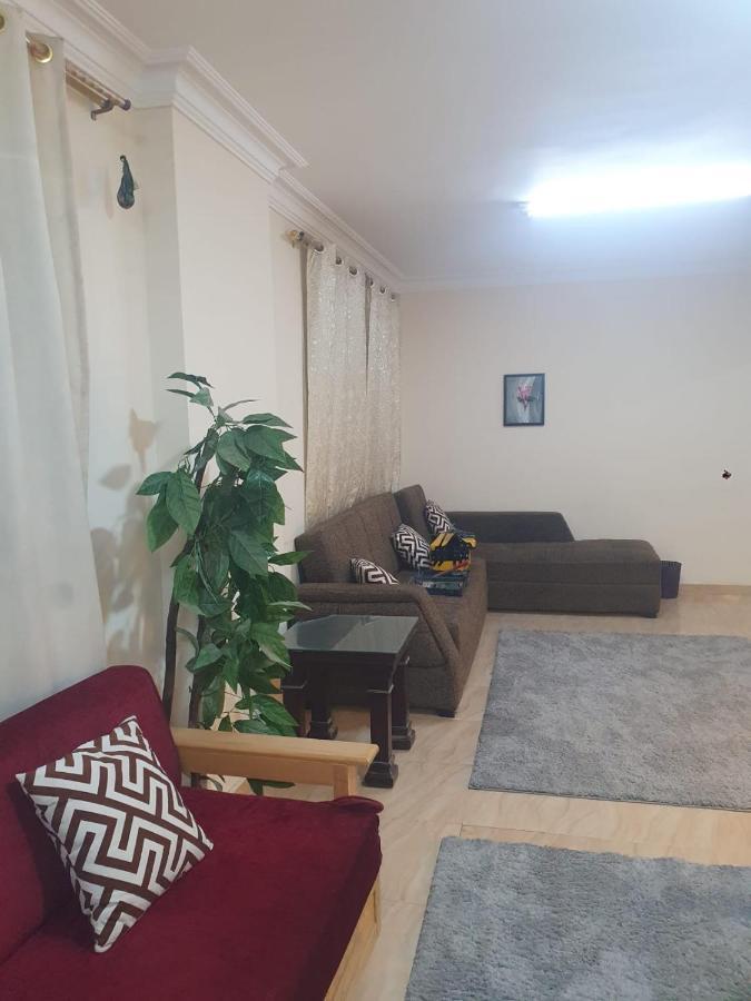 Nasr - 15minutes From Airport - Private Single With Shared Bathroom - غرفة مفردة خاصة مع حمام مشترك - Simple Privee Avec Salle De Bain Partagee - одноместный отдельный номер с общей ванной комнатой - Séjour chez l'habitant *
