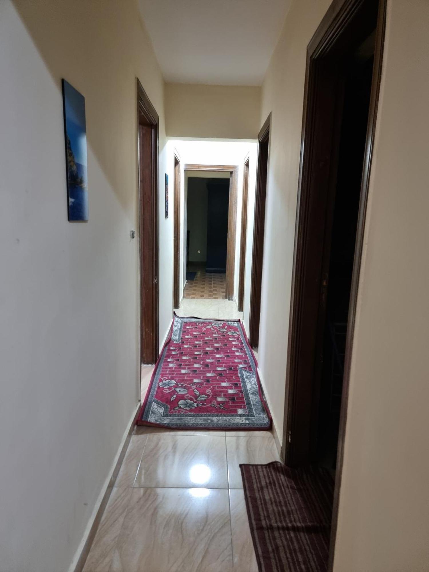 Séjour chez l'habitant Nasr - 15minutes From Airport - Private Single With Shared Bathroom - غرفة مفردة خاصة مع حمام مشترك - Simple Privee Avec Salle De Bain Partagee - одноместный отдельный номер с общей ванной комнатой - Le Caire